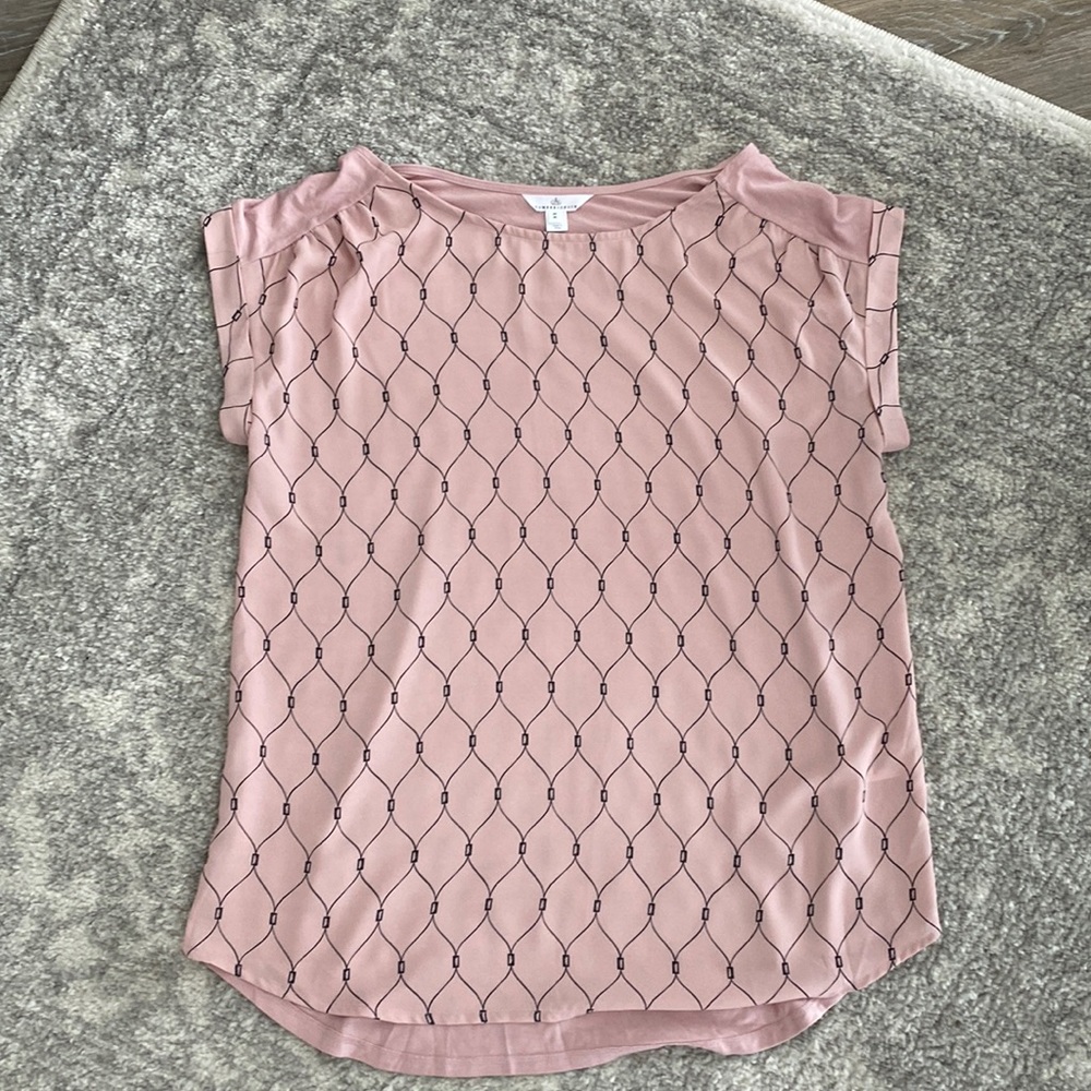 NWOT RW&CO mixed media cap sleeve top